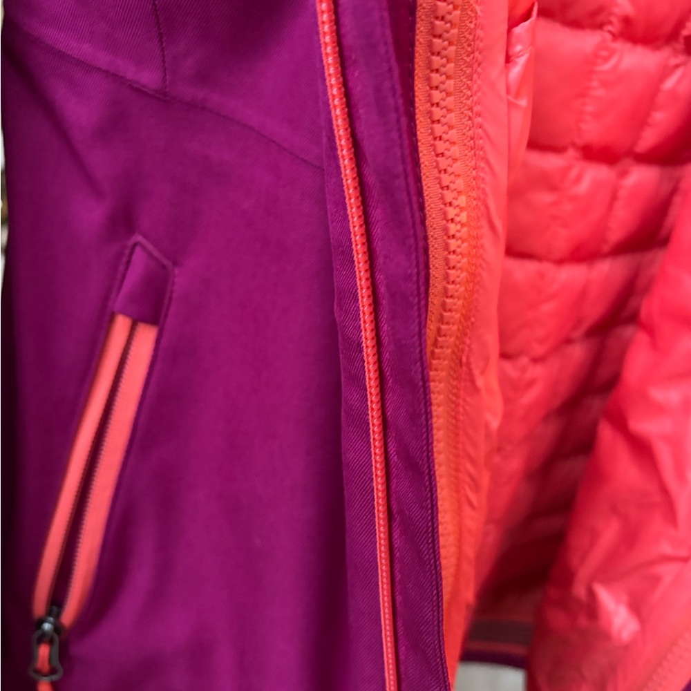The North Face Women's Magenta and Orange Ski Jacket, Small - Picture 13 of 13